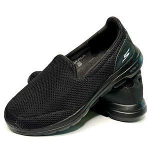 Sketchers Go Walk JOY slip-ons